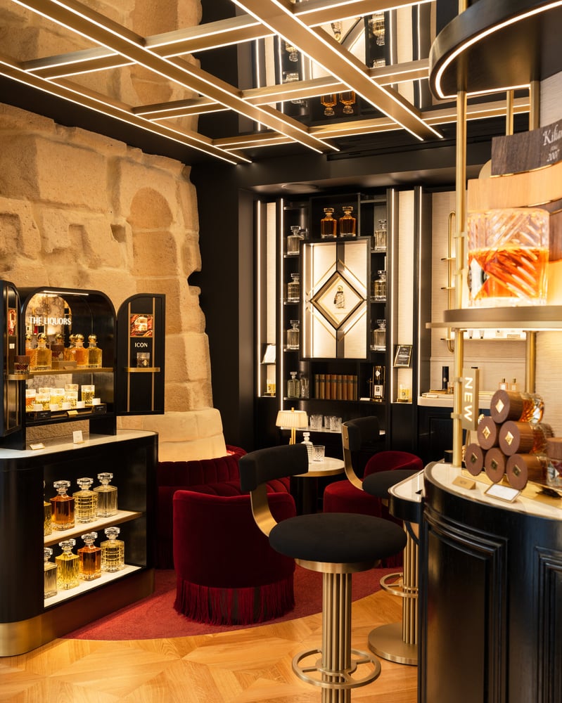 An inside look at the luxurious Kilian Paris boutique in Le Marais, designed around an elegant fragrance bar.