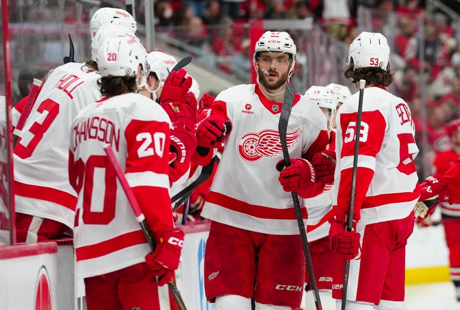 NHL: Detroit Red Wings at Carolina Hurricanes