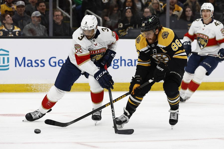 NHL: Florida Panthers at Boston Bruins