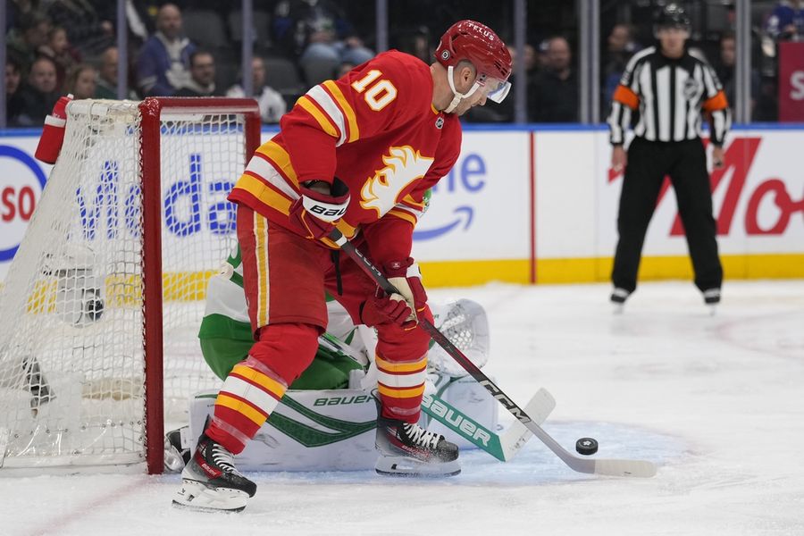 NHL: Calgary Flames at Toronto Maple Leafs