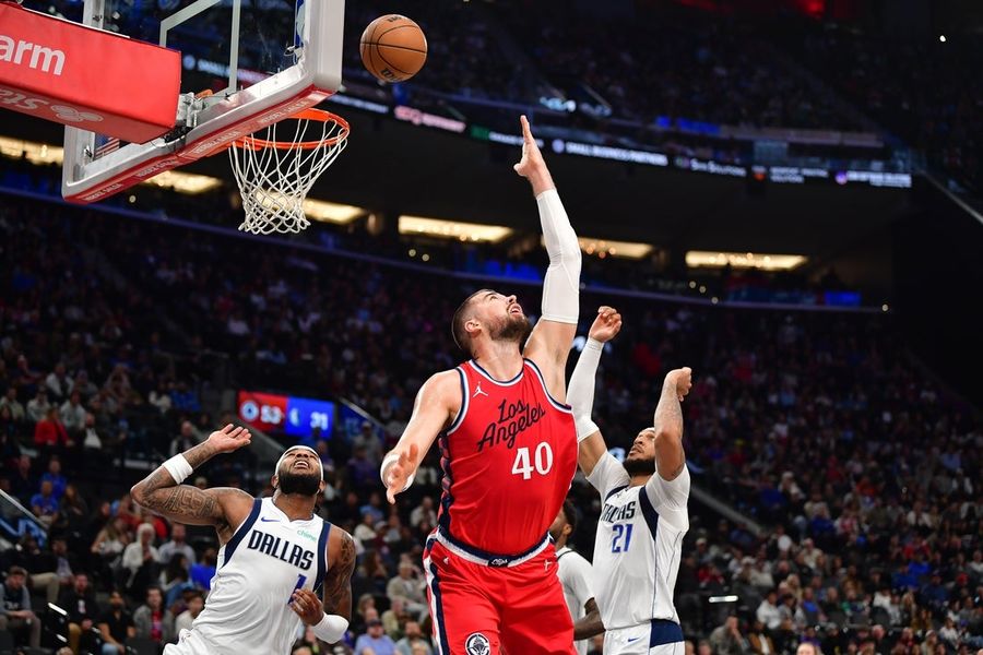 NBA: Dallas Mavericks at Los Angeles Clippers