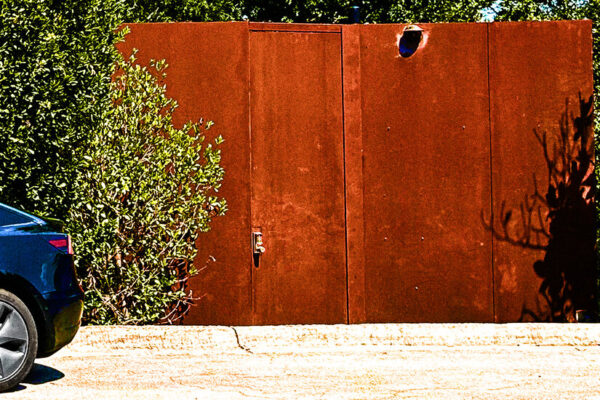 Elon Musk, His 16-Foot Wall and the Feud With His Texas Neighbors