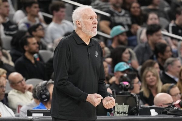 Spurs’ Gregg Popovich leaves bench, becomes team president