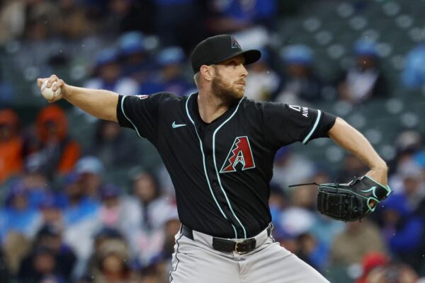 Dealing with closer injuries, D-backs open set against Phils