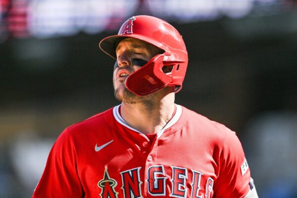 Angels’ Mike Trout hopes to play vs. Tigers after knee scare
