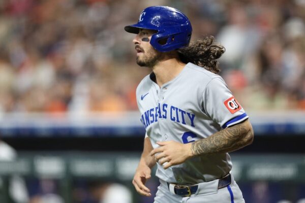 Two early uprisings spark Royals to win over Astros