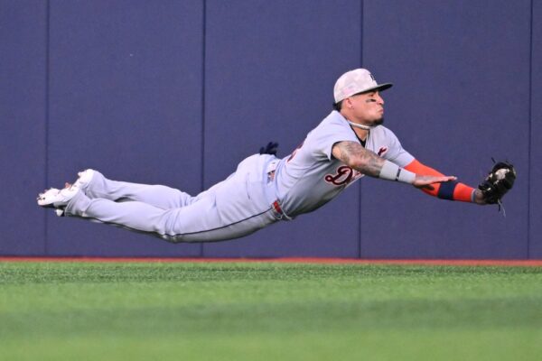 Javier Baez doing it all as Tigers eye series win vs. Jays