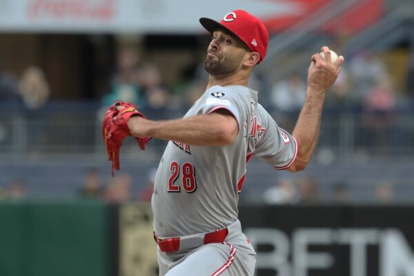 Reds, Royals each looking for winning formula