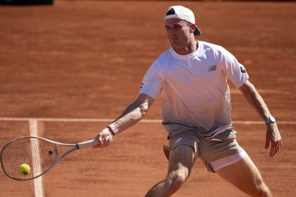 Trio of Americans push forward at French Open