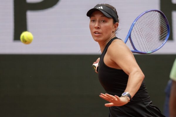 Quartet of U.S. women head to fourth round at French Open