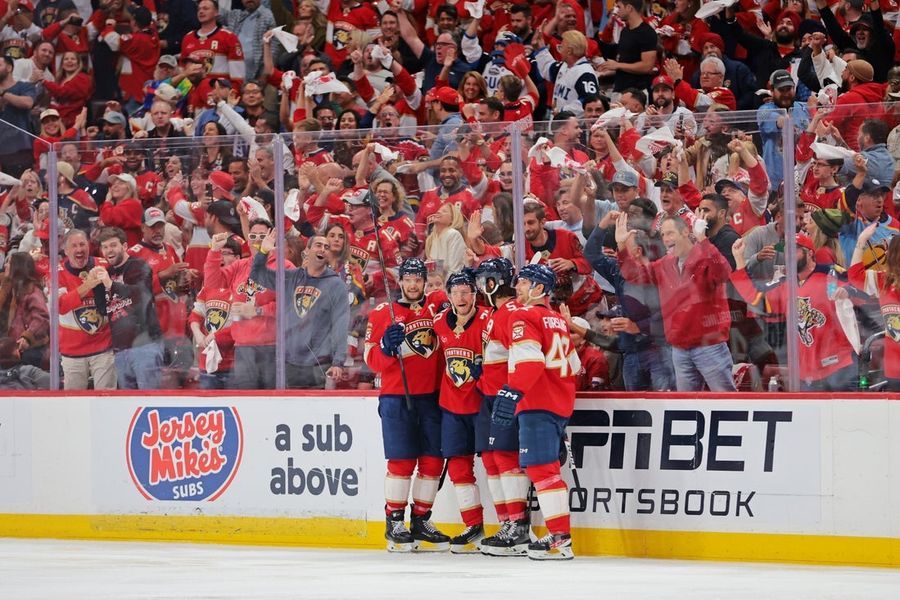 NHL: Stanley Cup Playoffs-Carolina Hurricanes at Florida Panthers