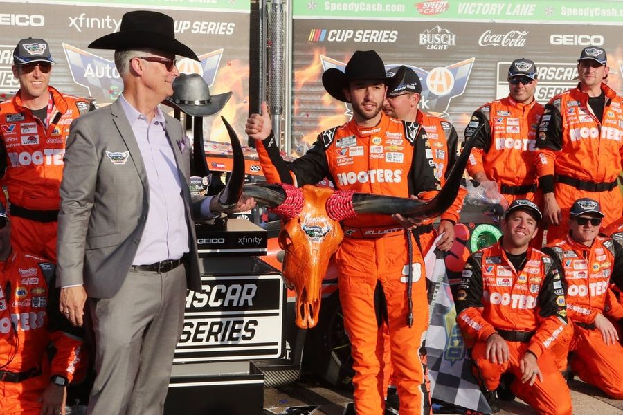 NASCAR: Autotrader EchoPark Automotive 400
