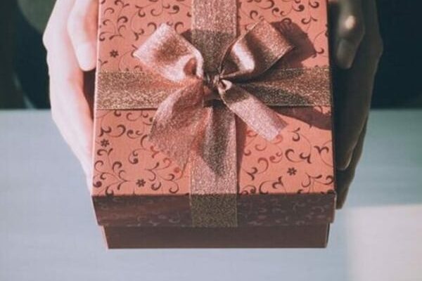 Father’s Day sees intense spending build-up in final week, fragrance is key gift item