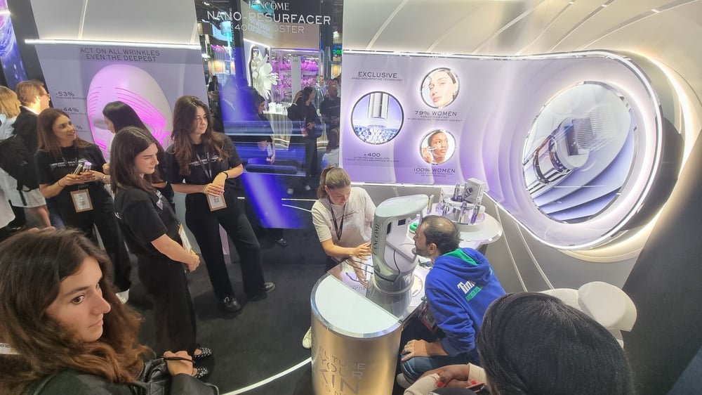 Dermatological analysis demonstration on the L'Oréal pavilion