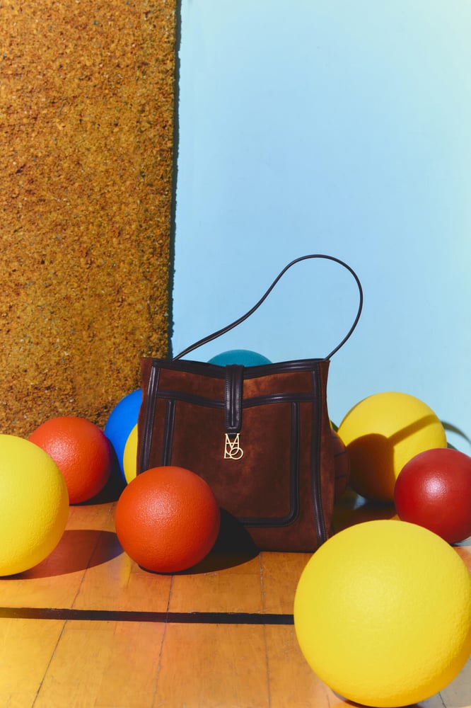 The brand expands its range of bags