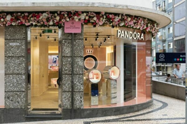 Porto welcomes Pandora’s first street-level store and engraving concept in Iberia