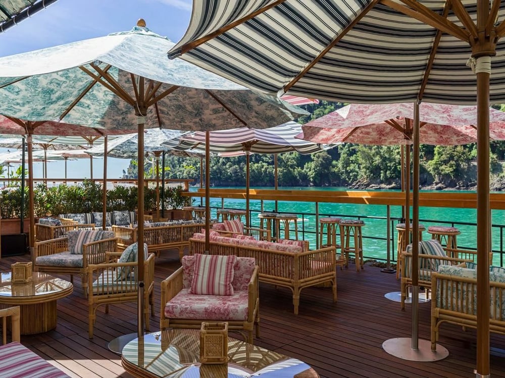The terrace of the Fiore a Paraggi beach club and bar in Liguria