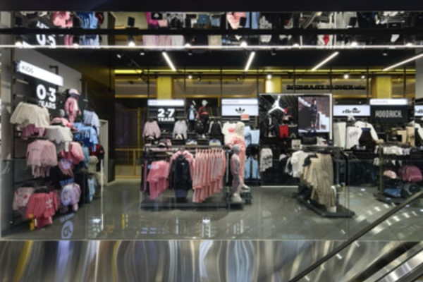 JD Sports to upsize at Braehead, opens biggest ANZ store yet, sees surging Oasis-linked searches