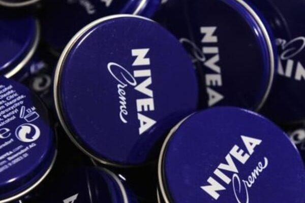Wary of sticker shock, retailers clash with brands on price hikes